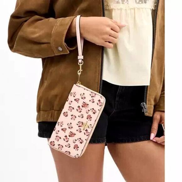 Coach Long Zip Around Wallet Pink with Rosette Print NWT Retail $298 CZ329 - Picture 2 of 11